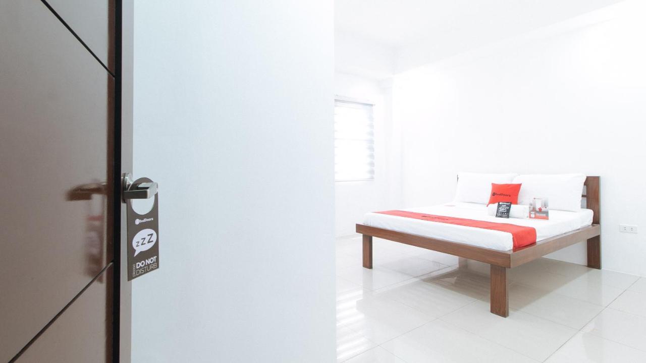 Reddoorz Plus At Dbuilders Poblacion Bgc 达义 外观 照片
