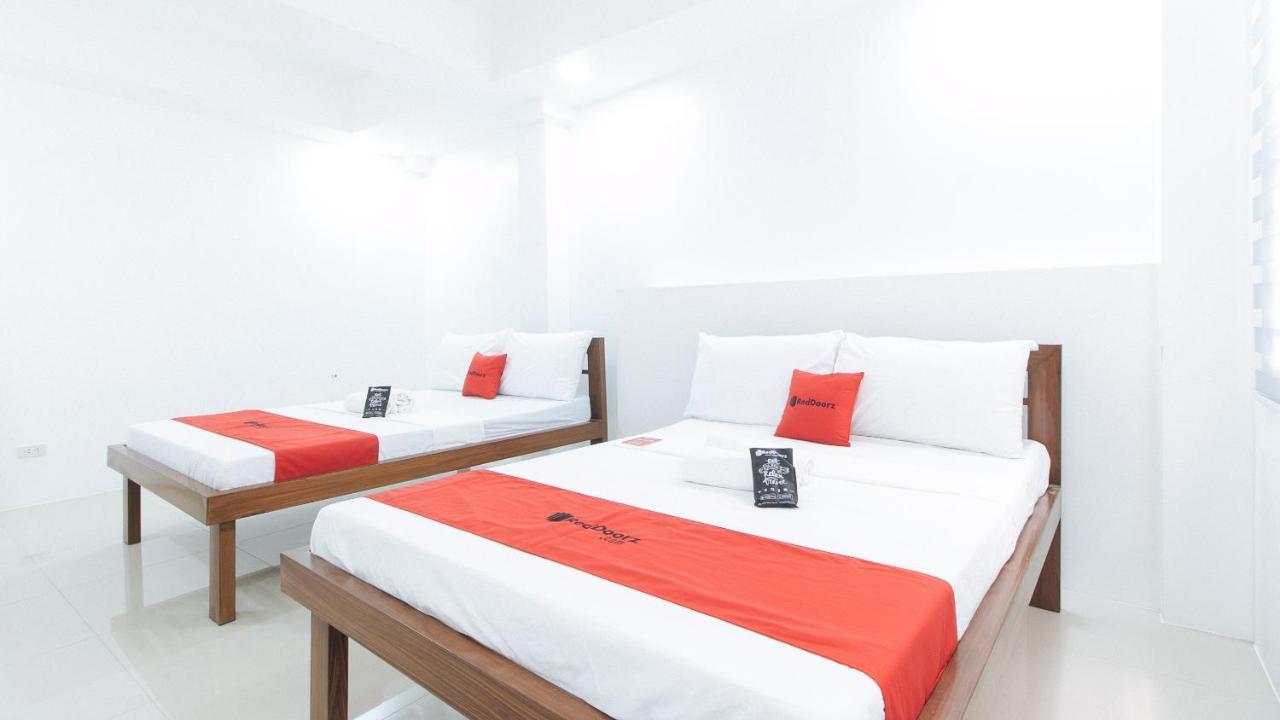 Reddoorz Plus At Dbuilders Poblacion Bgc 达义 外观 照片