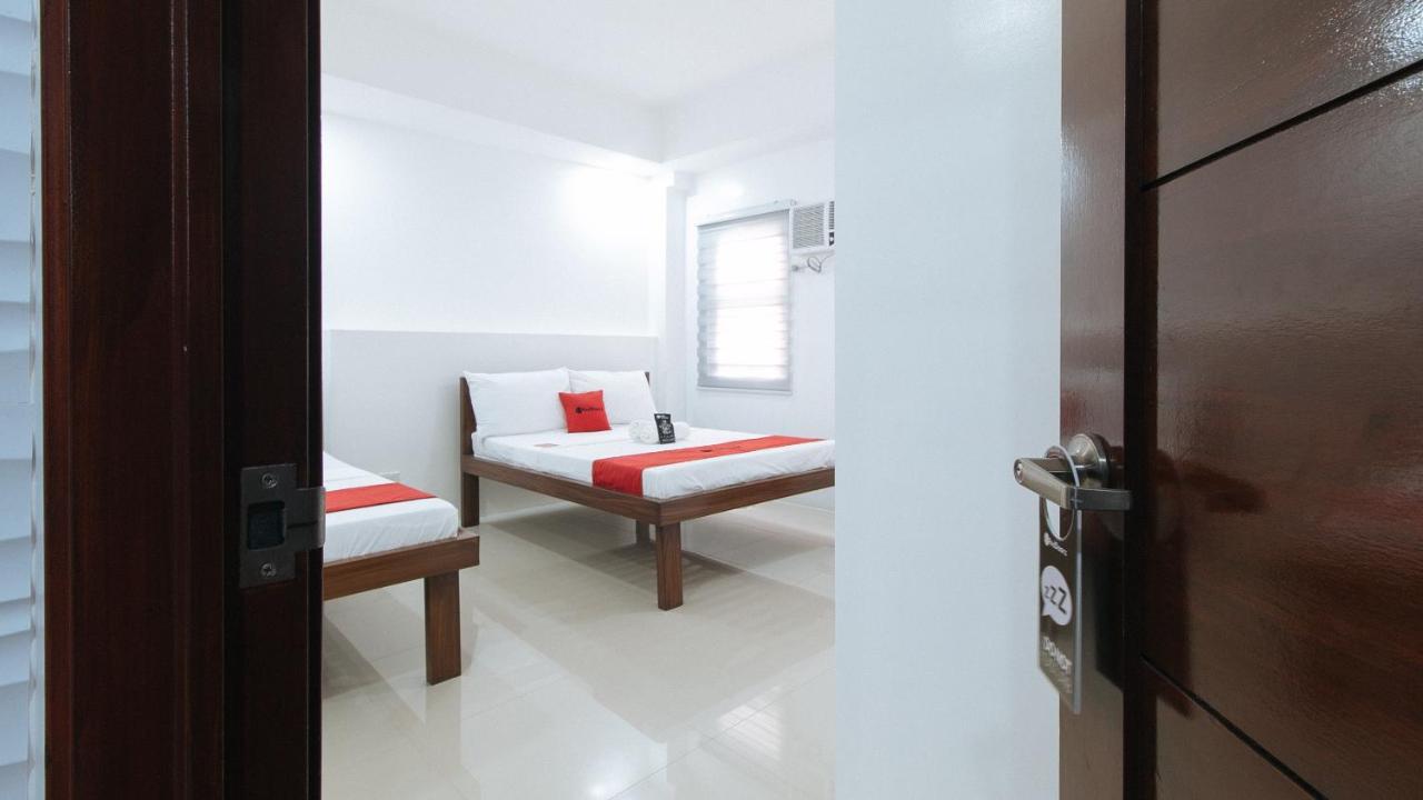 Reddoorz Plus At Dbuilders Poblacion Bgc 达义 外观 照片