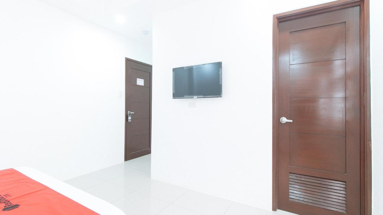 Reddoorz Plus At Dbuilders Poblacion Bgc 达义 外观 照片