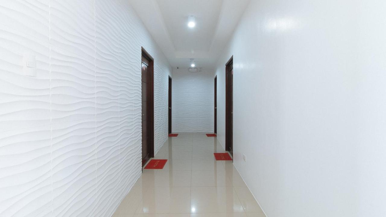 Reddoorz Plus At Dbuilders Poblacion Bgc 达义 外观 照片