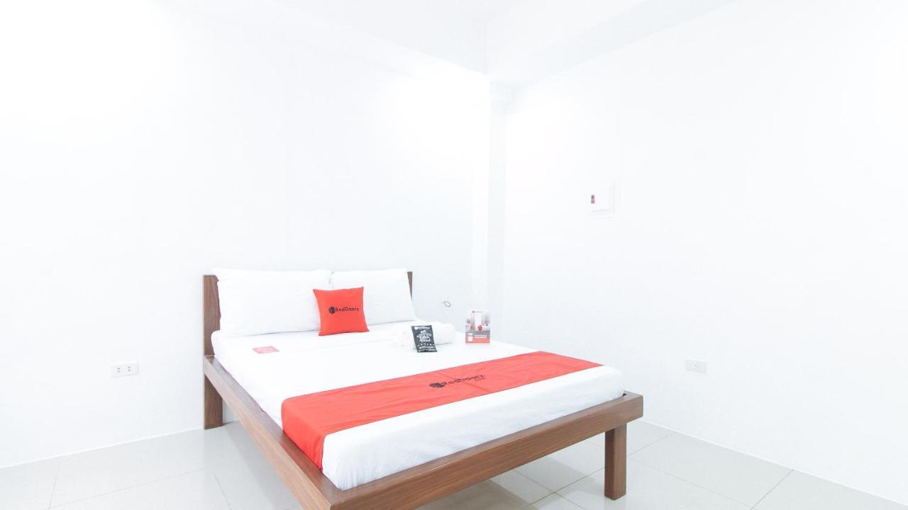 Reddoorz Plus At Dbuilders Poblacion Bgc 达义 外观 照片