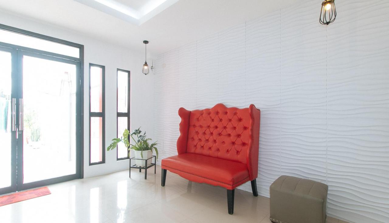 Reddoorz Plus At Dbuilders Poblacion Bgc 达义 外观 照片