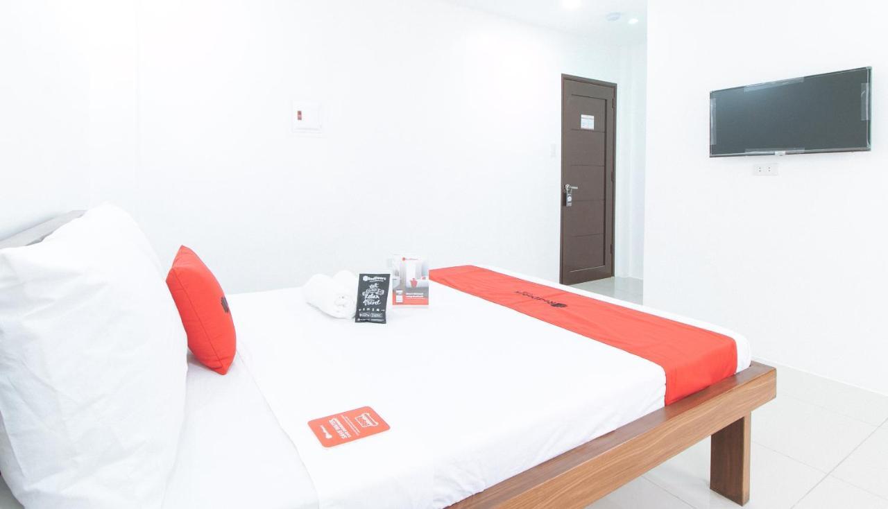 Reddoorz Plus At Dbuilders Poblacion Bgc 达义 外观 照片